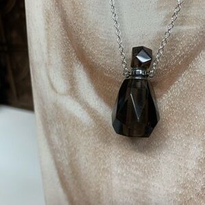 Elegant Black Crystal Pendant Necklace for Essentials Oils